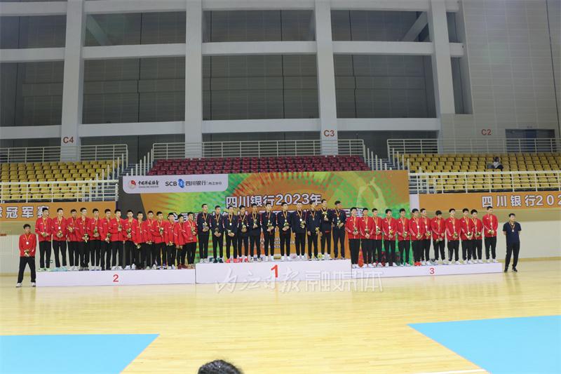 圖10 冠亞季軍分別是上海市格致中學男子排球隊、青島男子排球隊、南京一中男子排球隊.jpg